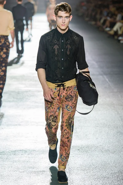 Look 33